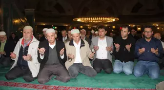 71 Yaşında Kur'an-I Kerim Okumayı Öğrendi