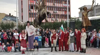 Menemen'de 'İnadına Tiyatro Festivali' Başladı