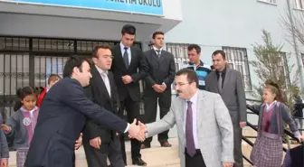 Aksaray Valisinden, Kazada Ölen Öğretmenlerin Okuluna Ziyaret