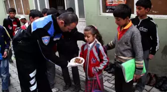 Hakkari Polisinden Vatandaşa Kavurma Ziyafeti