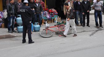 Otomobil Bisiklete Çarptı: 1 Yaralı