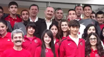 Atletizm Milli Takımı Ayvalık'ta Kampa Girdi