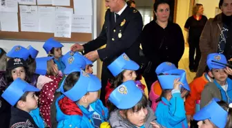 İlkokul Öğrencileri Emniyet Müdürlüğünü Ziyaret Etti