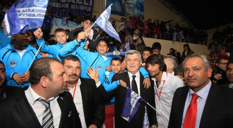 Dünya Romanlar Günü'ne Muhteşem Kutlama