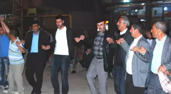 Hani Polisi Düğünde Halay Çekti