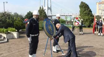 Kocaeli Emniyeti Atatürk Anıtına Çelenk Bıraktı