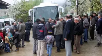 Belediye Başkanı'nın Yolunu Kesen Dolmuşçular, İsteklerini Söyledi