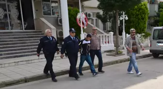İzmir'de Hırsız-Polis Kovalamacası