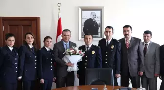 Kaymakam Cinbir, Polisleri Kutladı