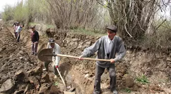 Köylülerin Sulama Kanalı Çilesi