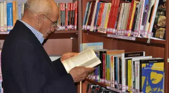 (Özel Haber) 60 Yıllık Kitap Aşkıyla 'Sıra Dışı Okur' Seçildi