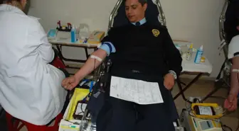 Polislerden Kan Bağışı