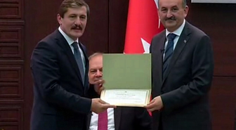 Rektör Çapoğlu'na Ödül