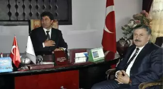 Özbek, BDP'li Belediye Başkanını Ziyaret Etti