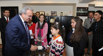 Vali Karaloğlu Başarılı Öğrencileri Ödüllendirdi