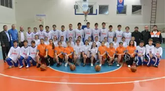 Ergünler İnşaat'tan Basketbol Takımına Destek