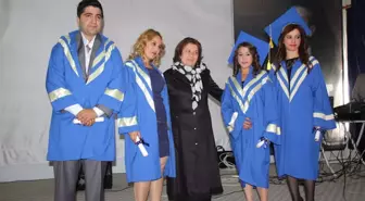 Mut Meslek Yüksek Okulu Öğrencilerinin Mezuniyet Sevinci