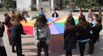 Eğlendirerek Almanca Öğretiyorlar