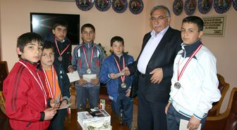 Oltulu Güreşçiler Takım Halinde 'Üçüncü' Oldu