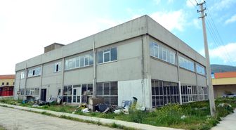Bir Buçuk Milyonluk Metruk Bina
