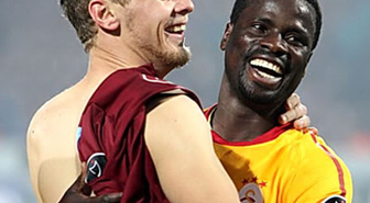 Eboue Yine Güldürdü