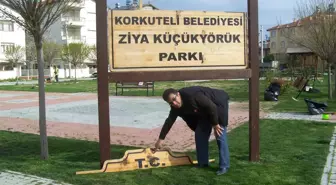 Korkuteli'de Parklara Zarar Veriyorlar