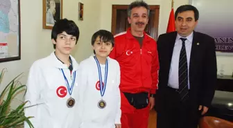 Avrupa Üçüncüsü 'Wushu'cular Ödüllendirildi