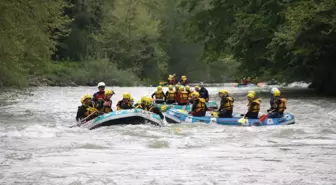 AK Parti Gençlik Kollarından Rafting Şöleni