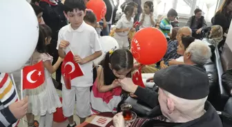 23 Nisan'ı Yaşlılarla Kutladılar