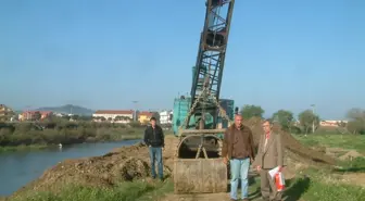 Burhaniye'de Karınca Deresi Islah Ediliyor