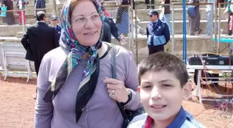 Dede ve Nineleri ile Koştular