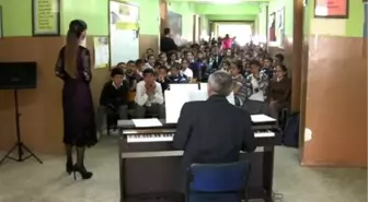 Mdob, Okul Koridorunda Konser Verdi