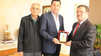 Müftü'den Bodrum Belediye Başkanı Kocadon'a Teşekkür Plaketi