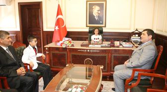 Yozgat'ta Öğrenciler Makama Oturdu