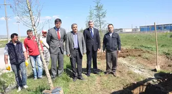 Afyonkarahisar Osb'de 6 Bin 500 Fidan Toprakla Buluşturulacak