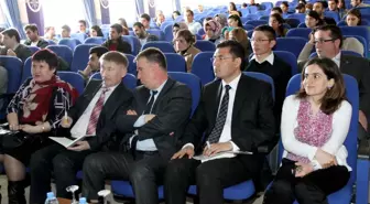 Arü'de 'Teknoloji ve Dil' Konferansı