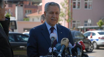 Arınç: Herhalde El Sallamalarını Beklemiyoruz
