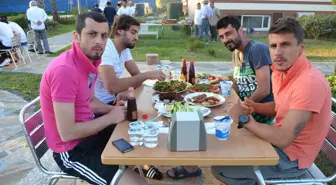 Demirspor'da Yönetimden Futbolculara Moral Yemeği