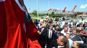 Düğünlerini Bırakıp Kılıçdaroğlu'nu Karşıladılar