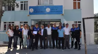 Polislerden Köy Okuluna Anlamlı Destek