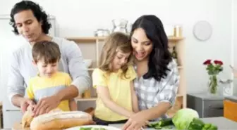 Siz Ne Yiyorsanız Çocuğunuza da Onu Yedirin