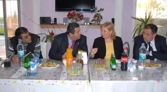 Belediye Başkanı Nazmiye Kılçık Muhtarlarla Bir Araya Geldi