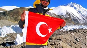 8 Bin Metrede Türk Bayrağı
