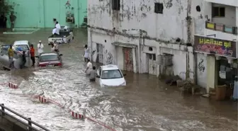 Suudi Arabistan'da Sel: 14 Ölü