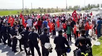 Akillerle Görüşmek İsteyen Gruba Polis Su Dağıttı