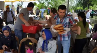 Altıkaraağaç Dedesi Hayrı Binlerce Kişinin Katılımı ile Yapıldı