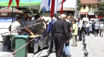 Vakıflar Haftası Nedeniyle Tatlı Dağıtıldı