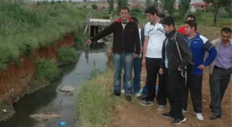 Oğlunu Kanalizasyonda Ölü Buldu