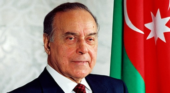 Azerbaycan'da Gül Bayramı ve Aliyev'in 90. Doğum Günü Coşkuyla Kutlanıyor