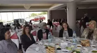 MHP Kadın Kolları Teşkilatından Anneler Günü Programı